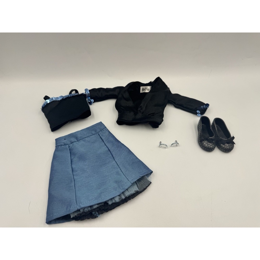 Mattel 2004 - Teen Trends COURTNEY Original Outfit Set & Acessories Lot NO DOLL
